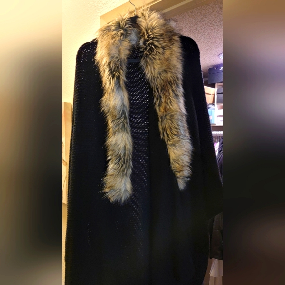Coat without sleeves /faux furs